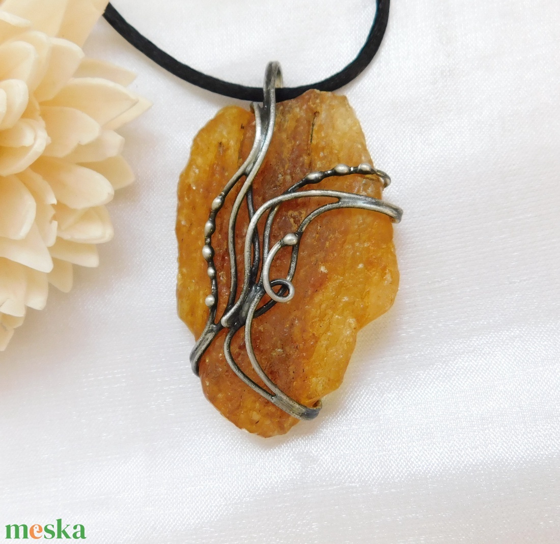 Borostyán medál - ékszer - nyaklánc - medálos nyaklánc - Meska.hu
