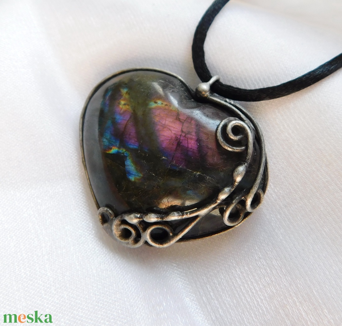 Labradorit szív medál - ékszer - nyaklánc - medálos nyaklánc - Meska.hu