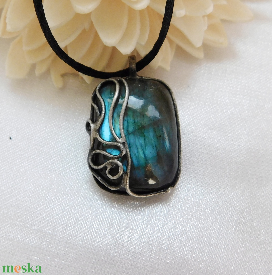 Labradorit medál - ékszer - nyaklánc - medálos nyaklánc - Meska.hu