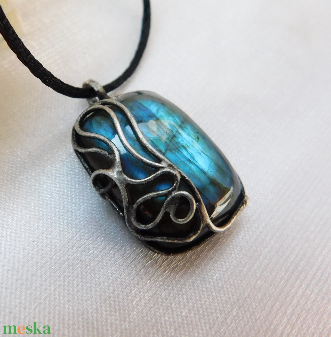 Labradorit medál - ékszer - nyaklánc - medálos nyaklánc - Meska.hu