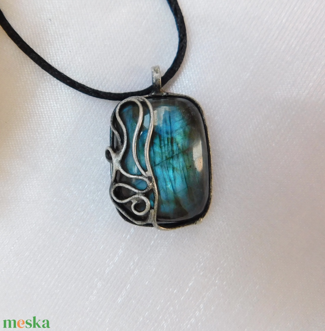 Labradorit medál - ékszer - nyaklánc - medálos nyaklánc - Meska.hu
