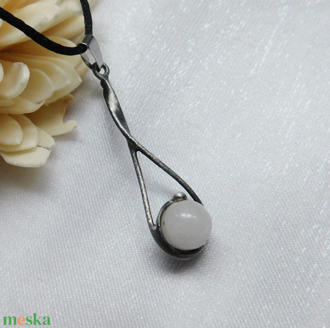 Tejkvarc medál  - ékszer - nyaklánc - medálos nyaklánc - Meska.hu