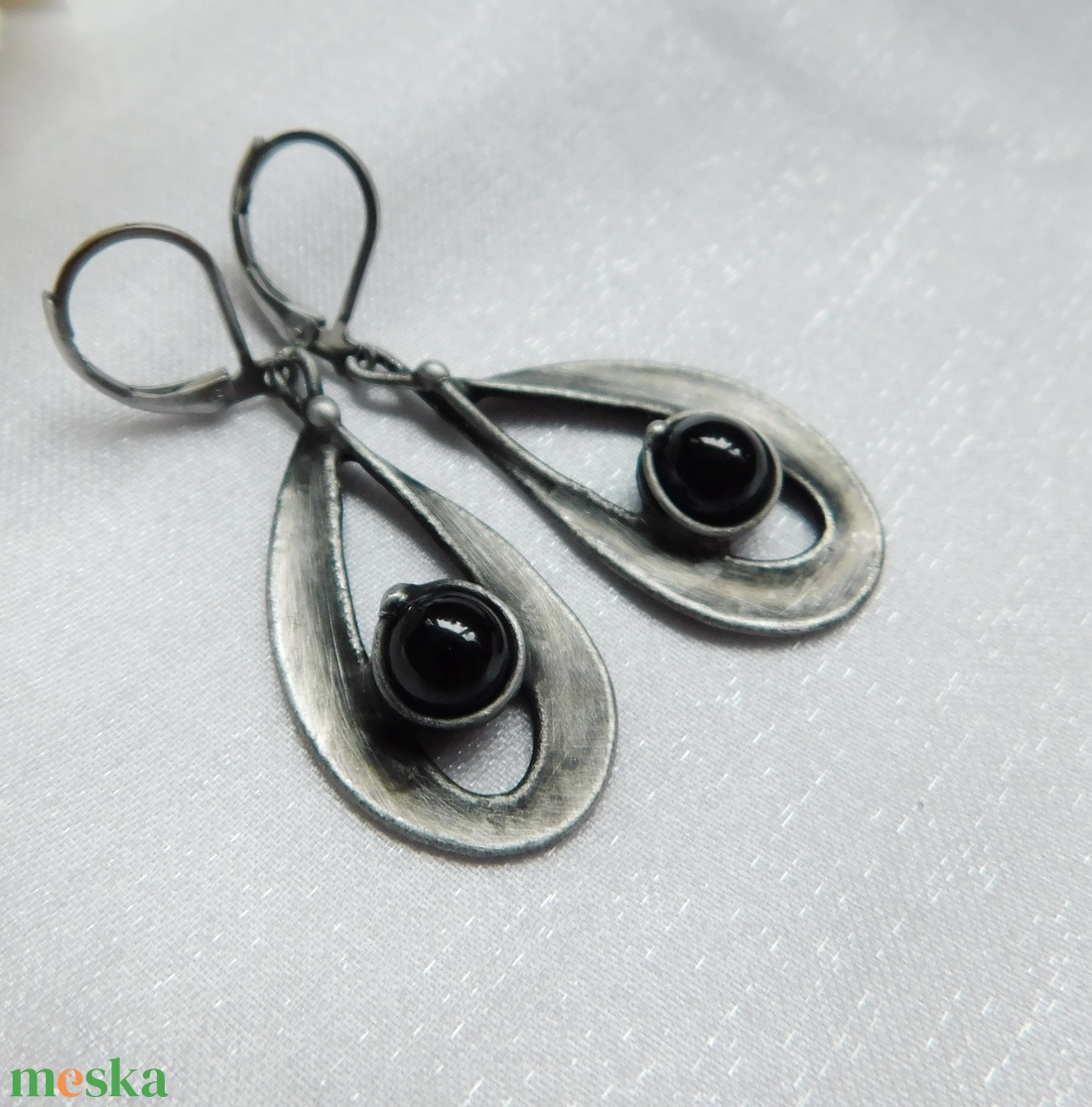 Ónix fülbevaló - ékszer - fülbevaló - lógós kerek fülbevaló - Meska.hu