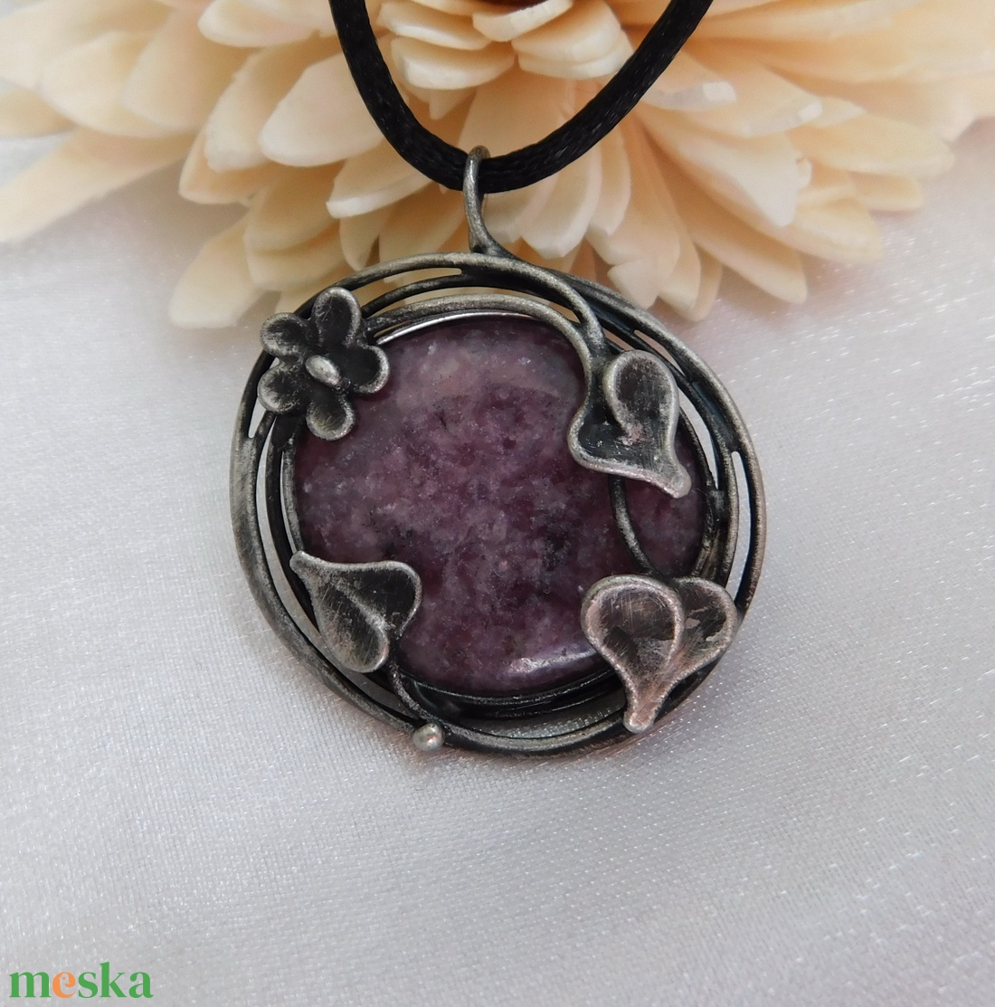 Lepidolit medál - ékszer - nyaklánc - medál - Meska.hu