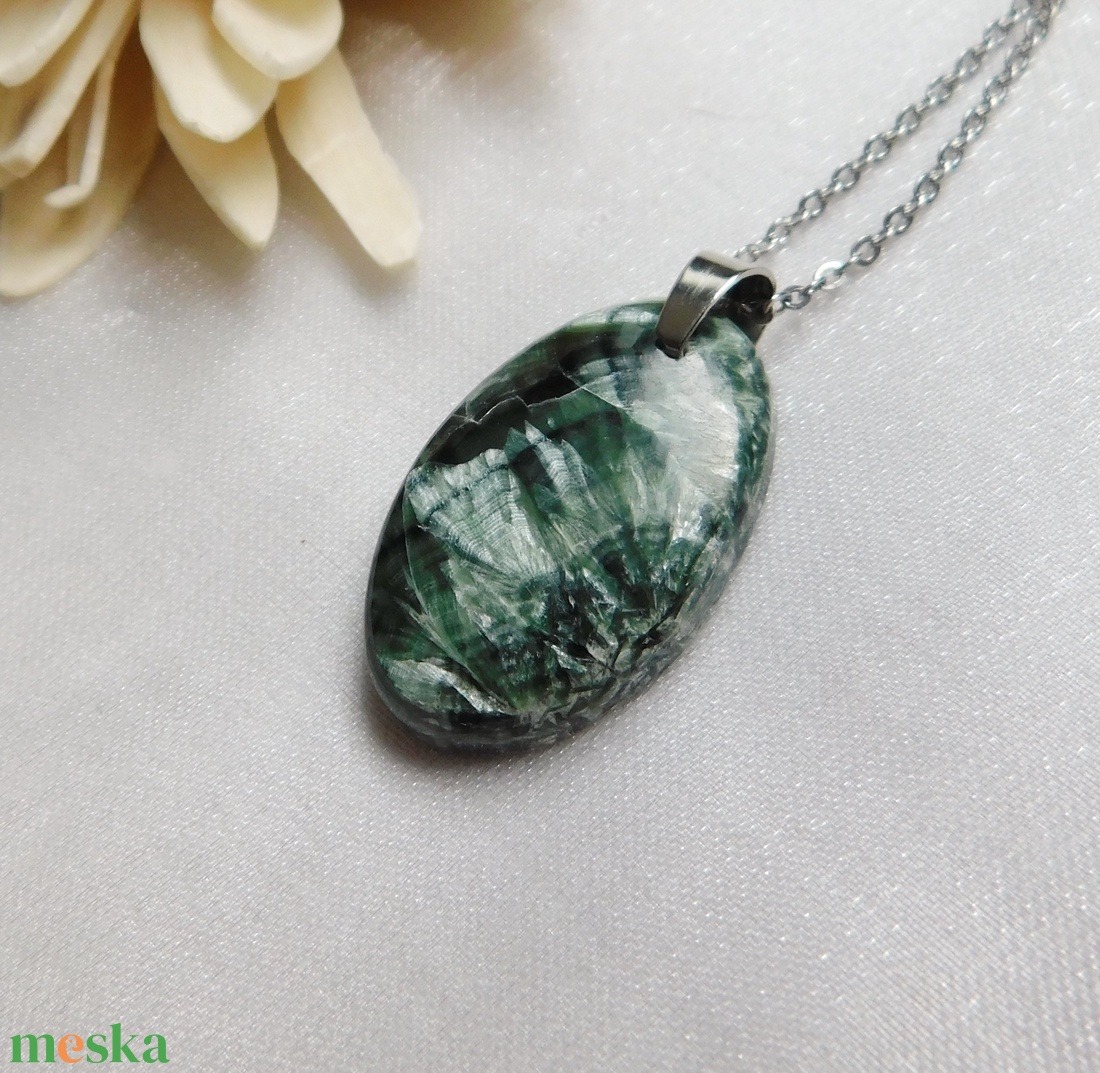 Szerafinit medál acél láncon - ékszer - nyaklánc - medál - Meska.hu