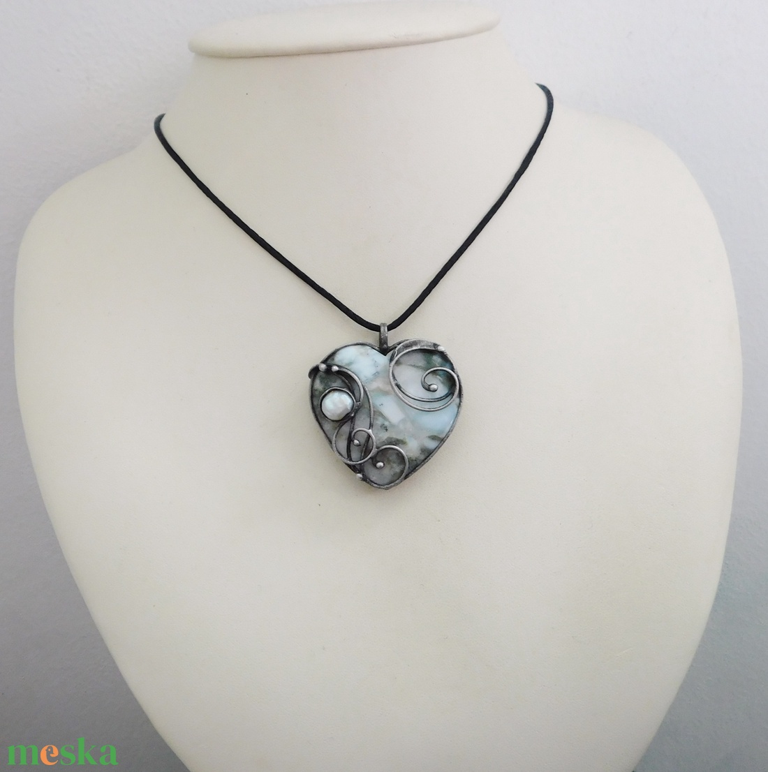 Larimár medál folyami gyönggyel - ékszer - nyaklánc - medál - Meska.hu