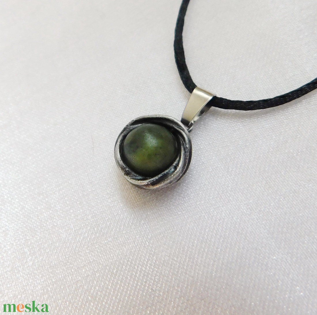 Mini nefrit jáde medál - ékszer - nyaklánc - medálos nyaklánc - Meska.hu
