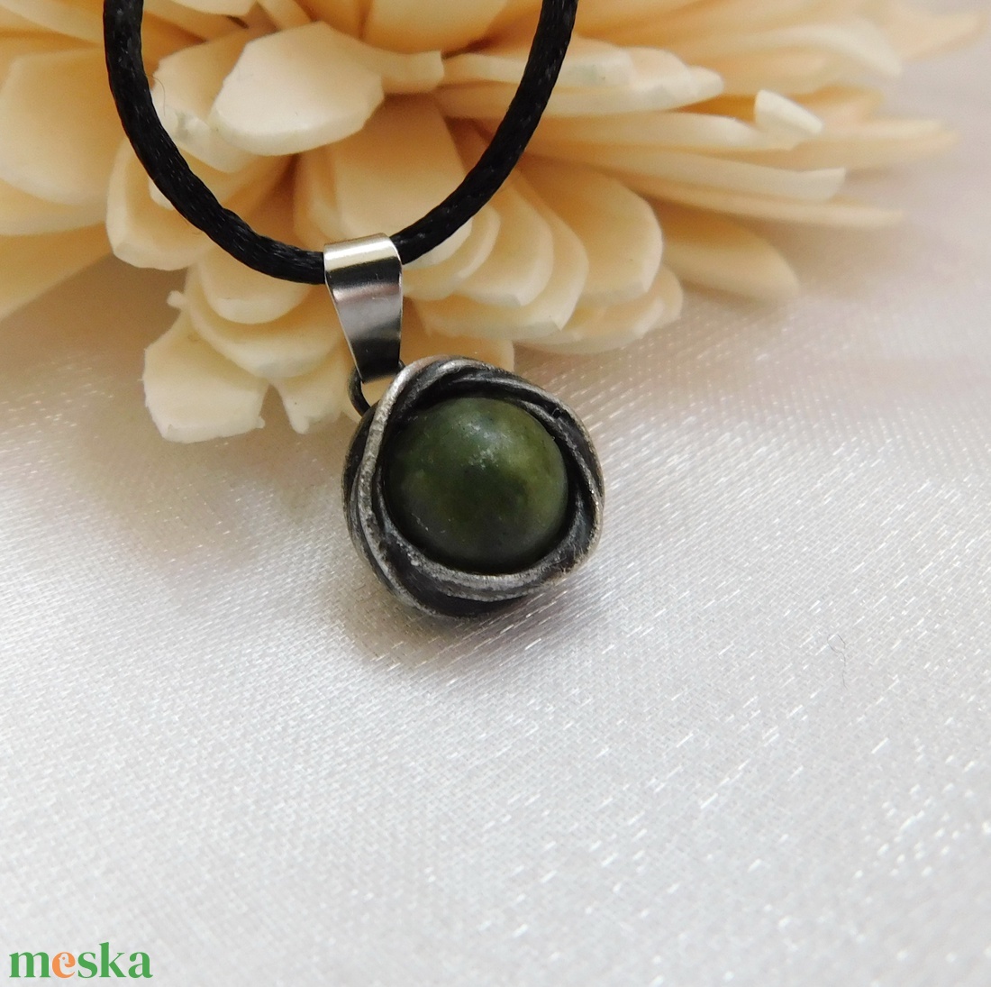 Mini nefrit jáde medál - ékszer - nyaklánc - medálos nyaklánc - Meska.hu
