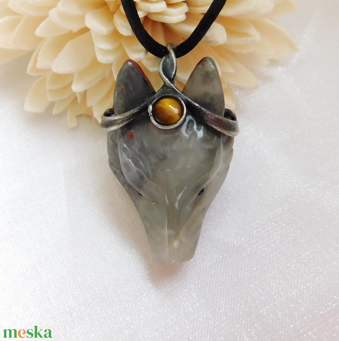 Heliotróp farkas medál tigrisszemmel - ékszer - nyaklánc - medálos nyaklánc - Meska.hu