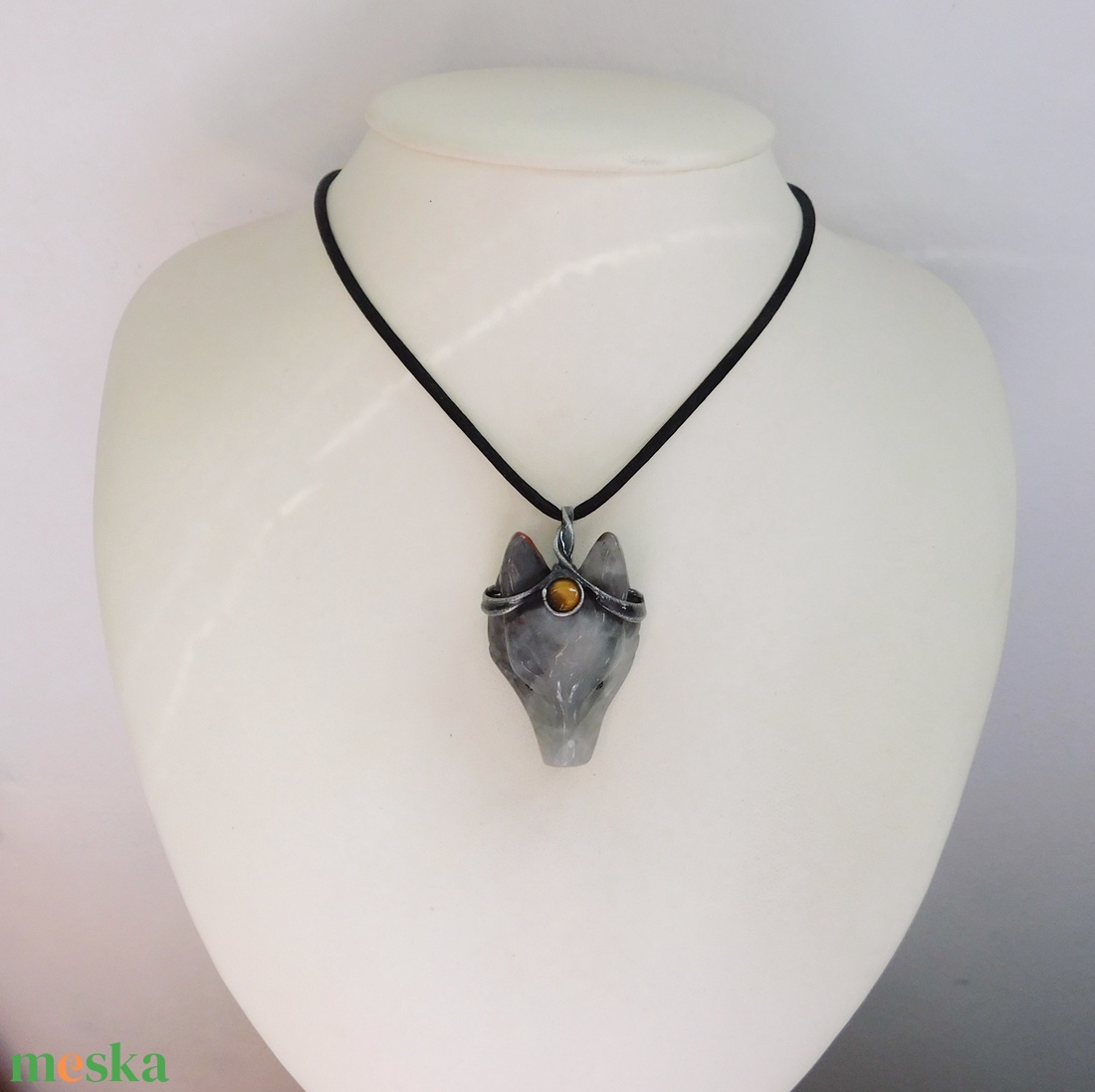 Heliotróp farkas medál tigrisszemmel - ékszer - nyaklánc - medálos nyaklánc - Meska.hu