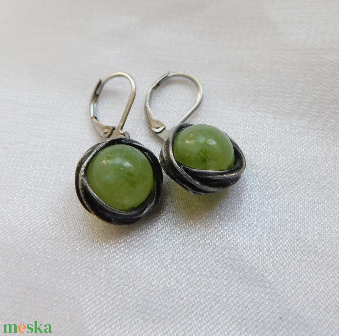 Olivin fülbevaló - ékszer - fülbevaló - lógós kerek fülbevaló - Meska.hu