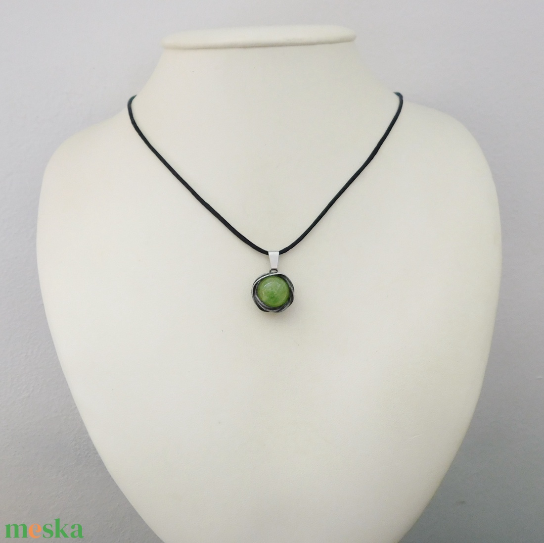 Mini olivin medál - ékszer - nyaklánc - medálos nyaklánc - Meska.hu