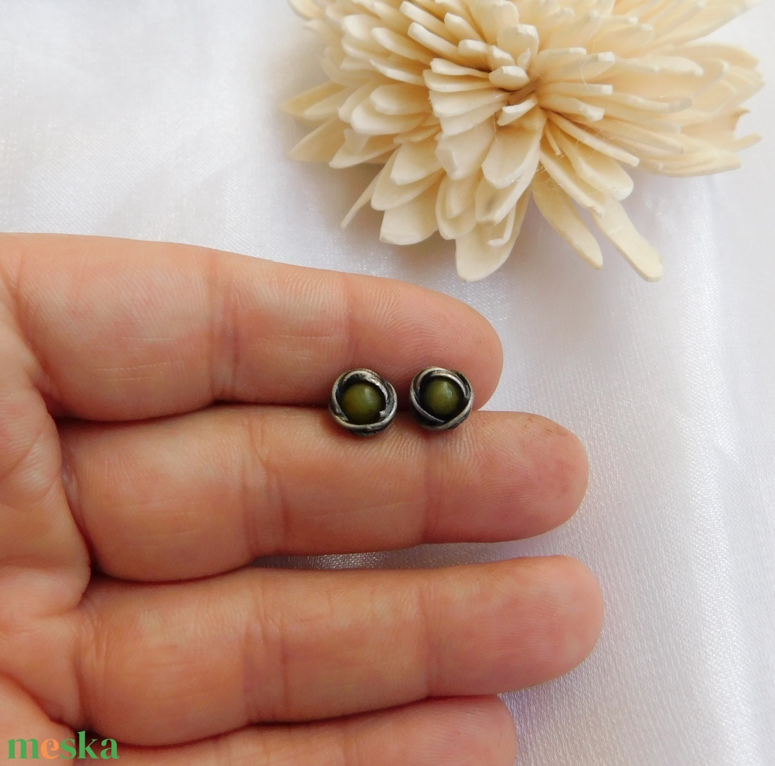 Bedugós nefrit fülbevaló - ékszer - fülbevaló - pötty fülbevaló - Meska.hu