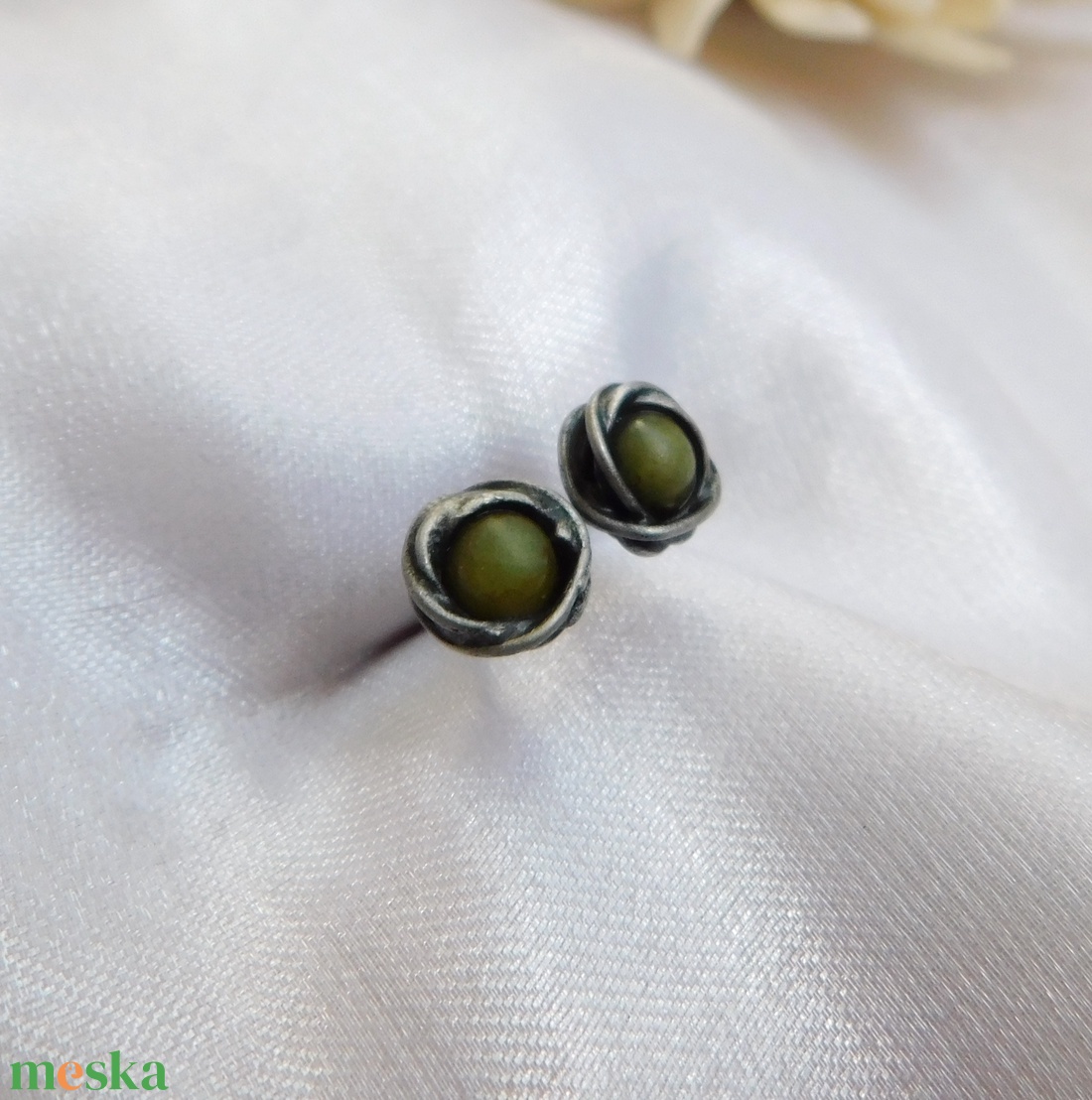 Bedugós nefrit fülbevaló - ékszer - fülbevaló - pötty fülbevaló - Meska.hu