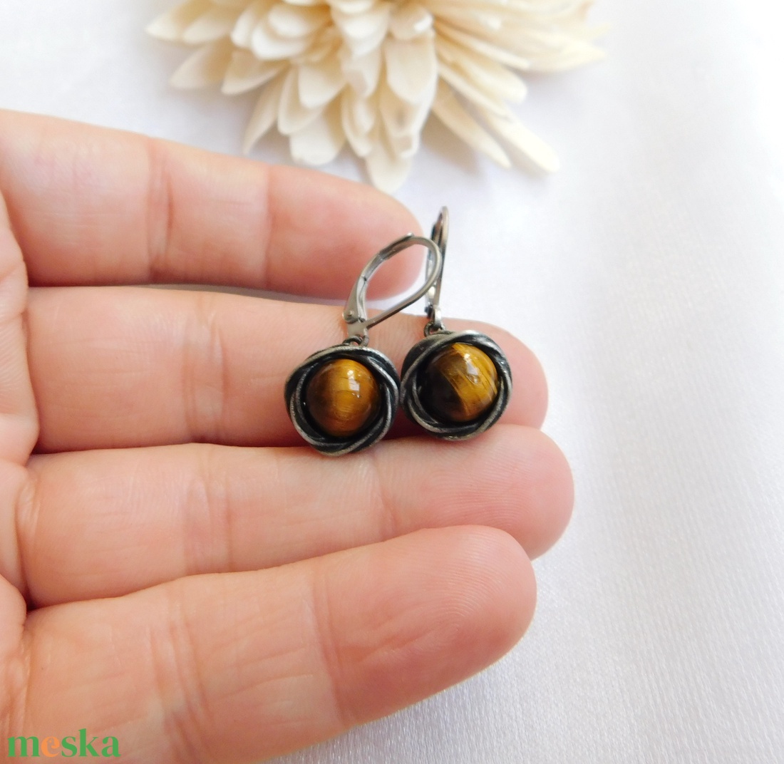 Tigrisszem fülbevaló - ékszer - fülbevaló - lógós kerek fülbevaló - Meska.hu