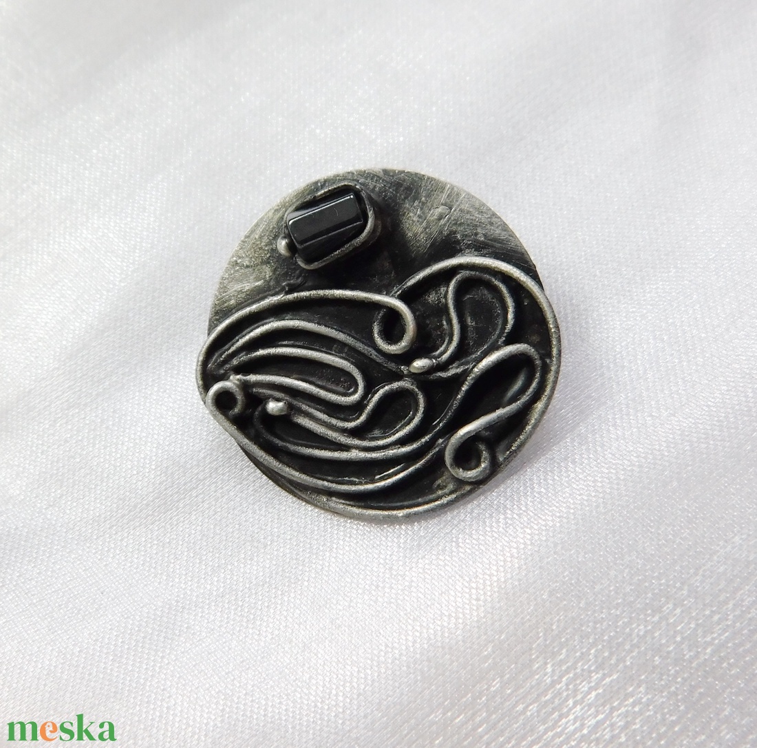 Hematit bross / kitűző - ékszer - kitűző és bross - Meska.hu