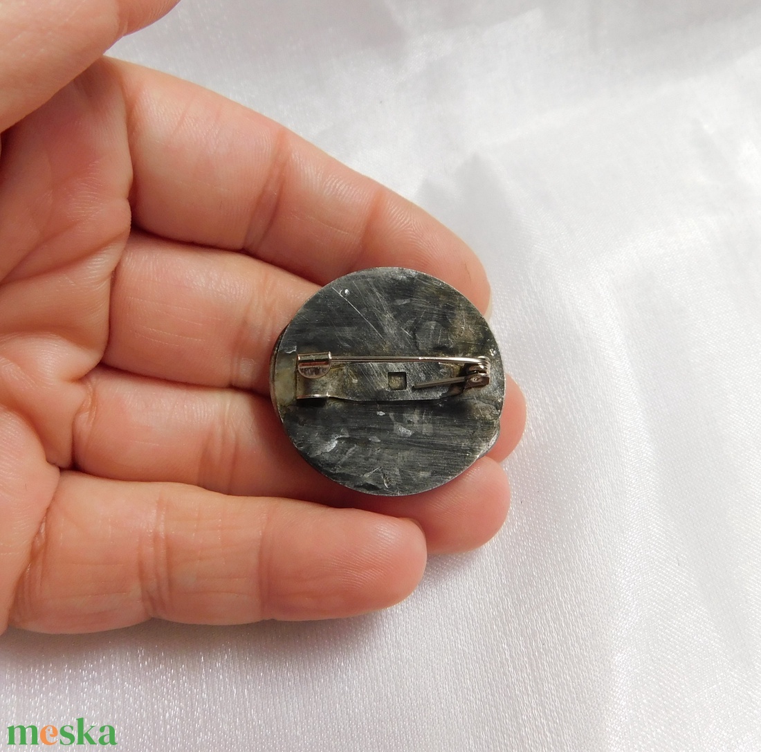 Hematit bross / kitűző - ékszer - kitűző és bross - Meska.hu