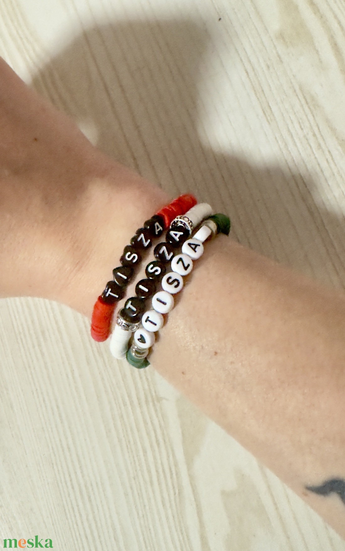 TISZA feliratos Heishi Karkötő Szett  - ékszer - karkötő - gyöngyös karkötő - Meska.hu