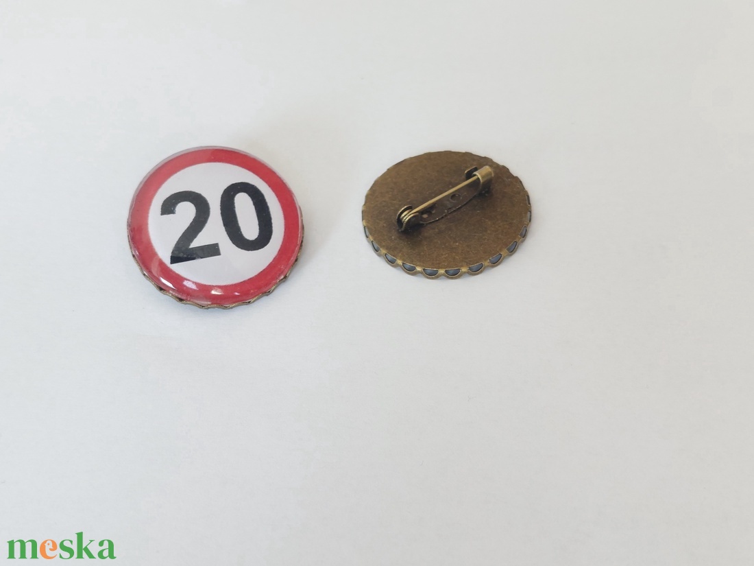 20. szülinapra kitűző - ékszer - kitűző és bross - kitűző - Meska.hu
