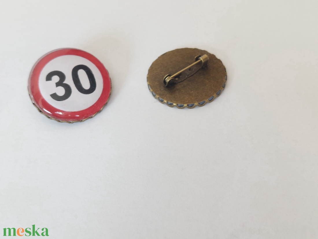 30. szülinapra kitűző - ékszer - kitűző és bross - kitűző - Meska.hu