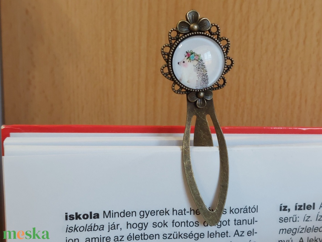 Sünis könyvjelző - könyv & zene - könyvjelző - Meska.hu