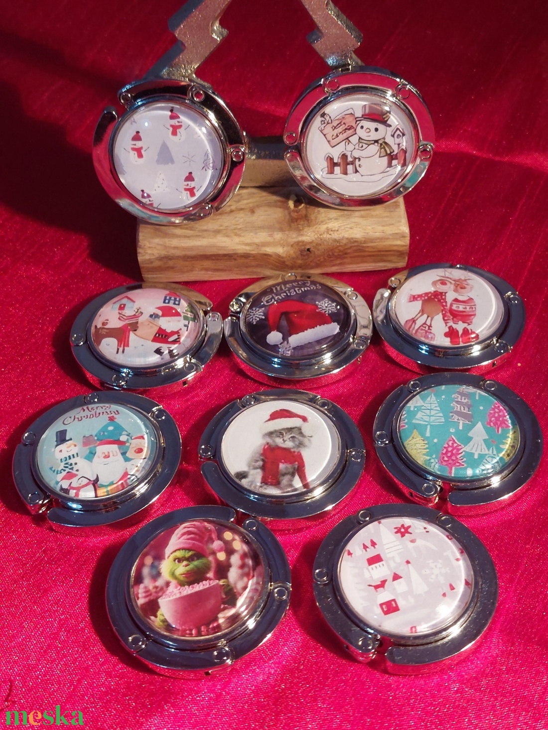 Táskatartó-karácsonyi mintás, télapó-rénszarvassal - táska & tok - kulcstartó & táskadísz - táskaakasztó - Meska.hu