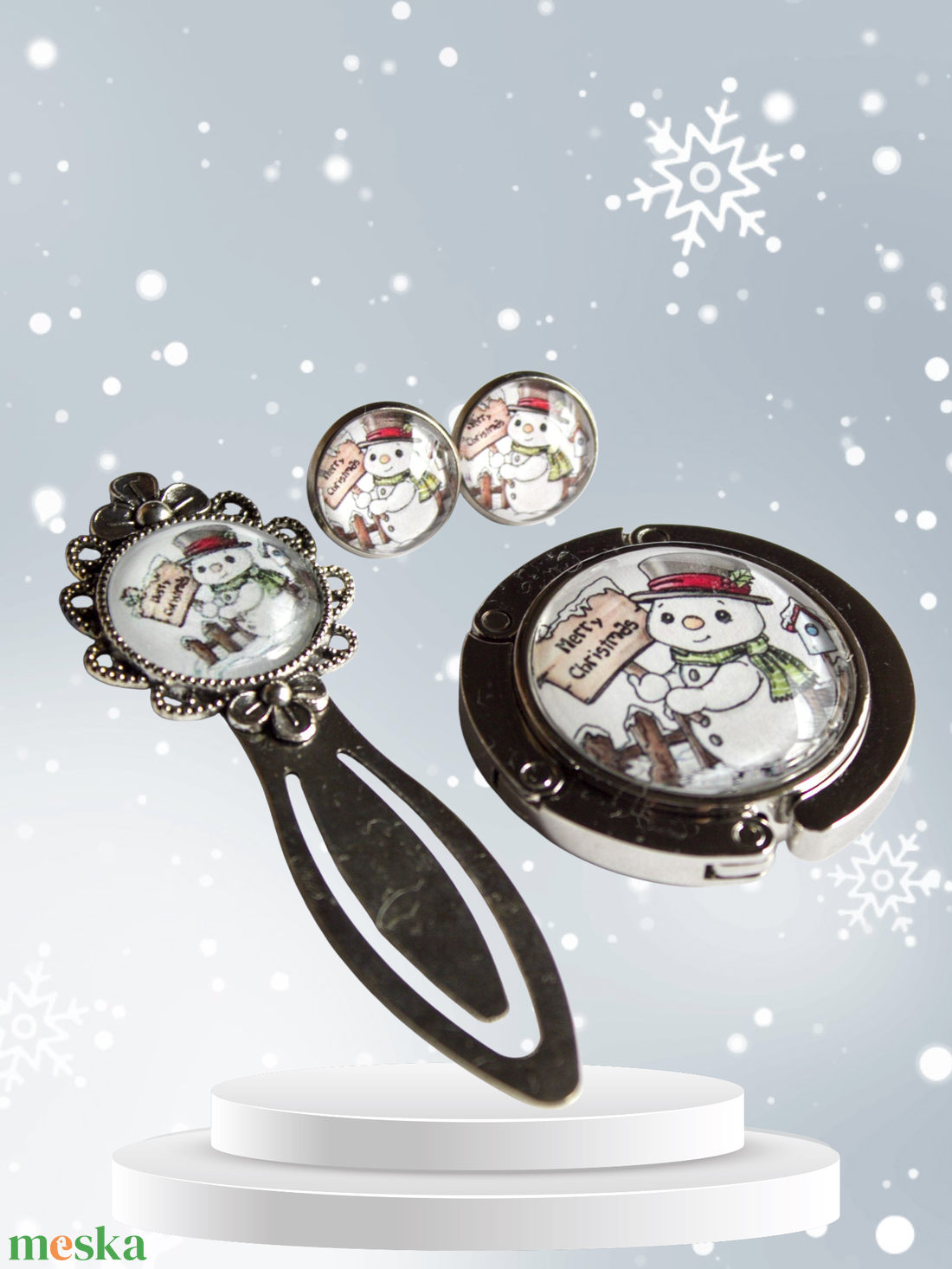 Karácsonyi hóemberes üveglencsés könyvjelző és fülbevaló szett táskatartóval - táska & tok - kulcstartó & táskadísz - táskaakasztó - Meska.hu