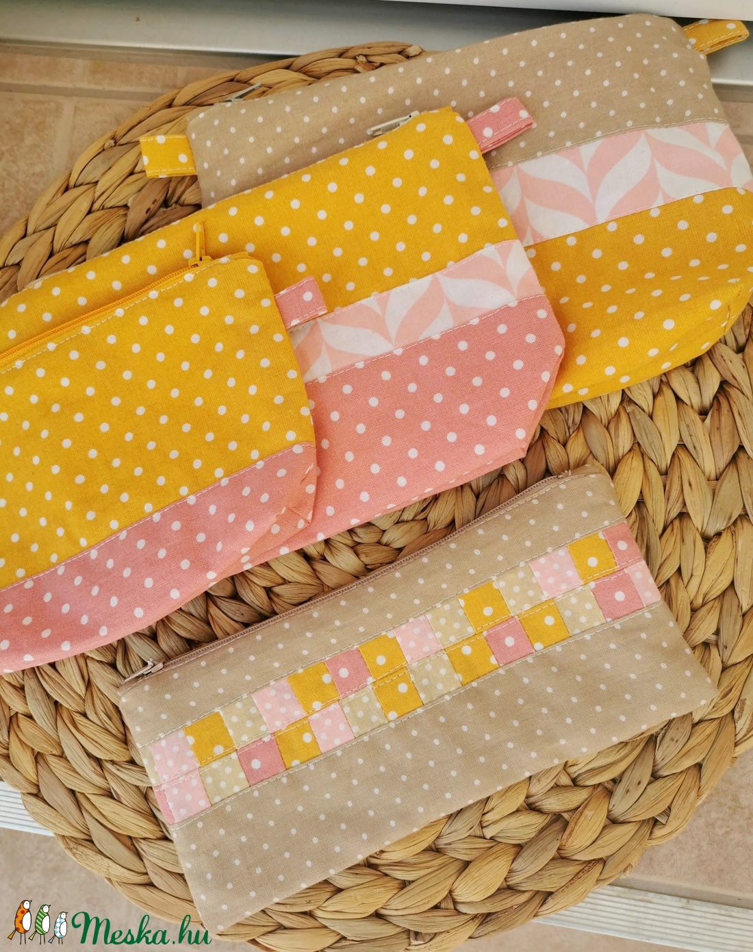 AKCIÓ Patchwork neszeszer, tolltartó - táska & tok - neszesszer - Meska.hu AKCIÓ Patchwork neszeszer, tolltartó - táska & tok - neszesszer - Meska.hu