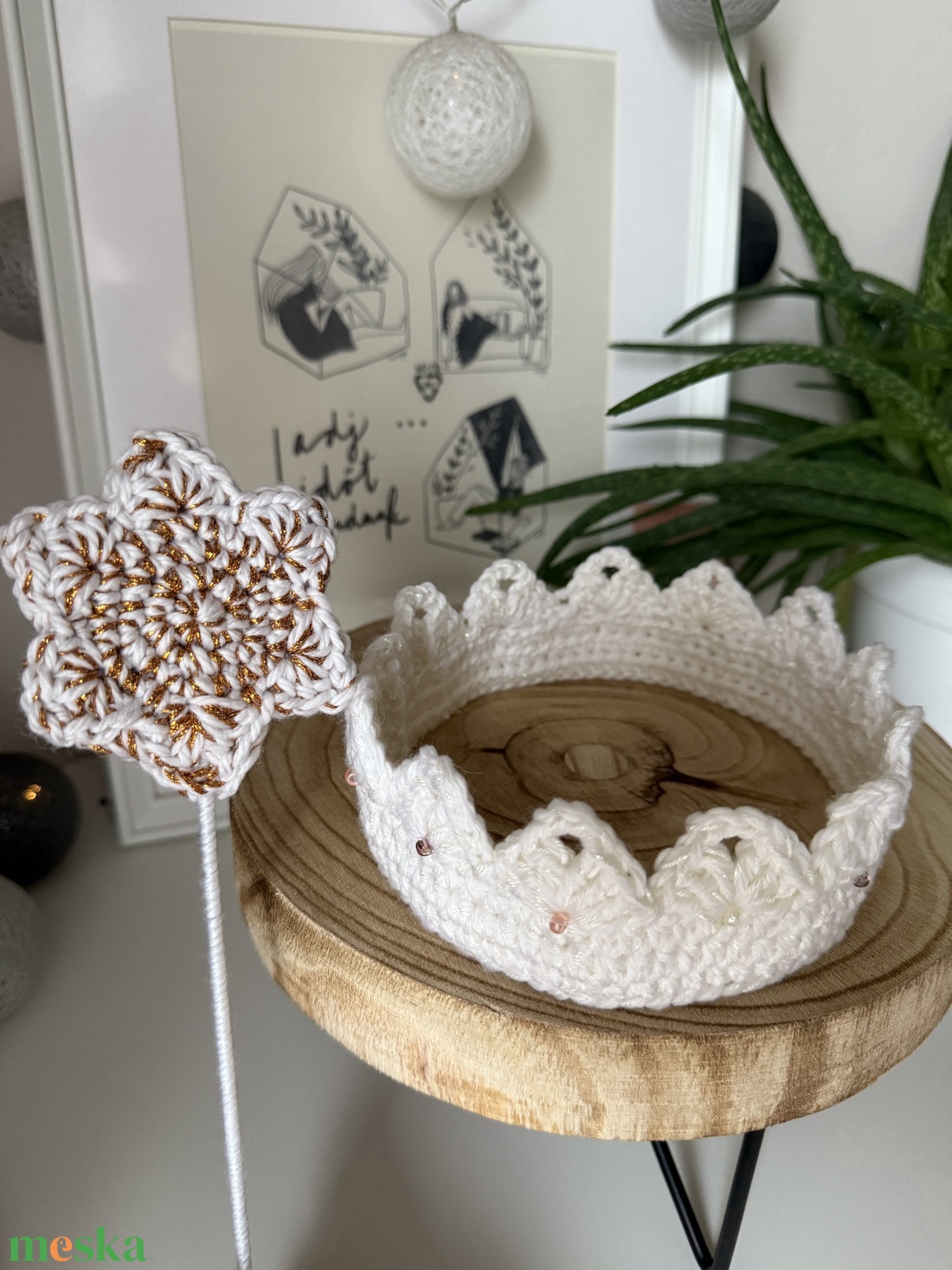 Horgolt korona és varázspálca - karácsony - mikulás - mikulás ajándékok - Meska.hu