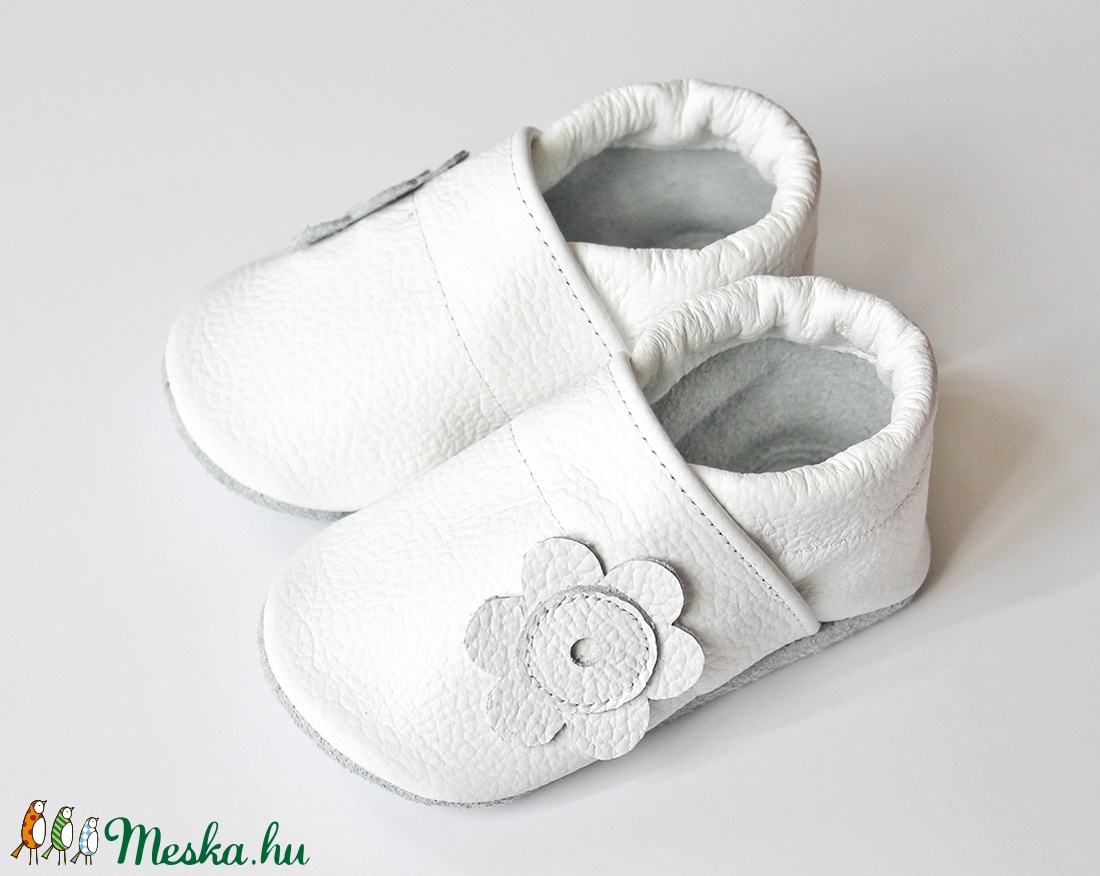 AKCIÓS!!! Készleten lévő - Hopphopp Puhatalpú cipő - Virágos/fehér 22-es méret -  - Meska.hu