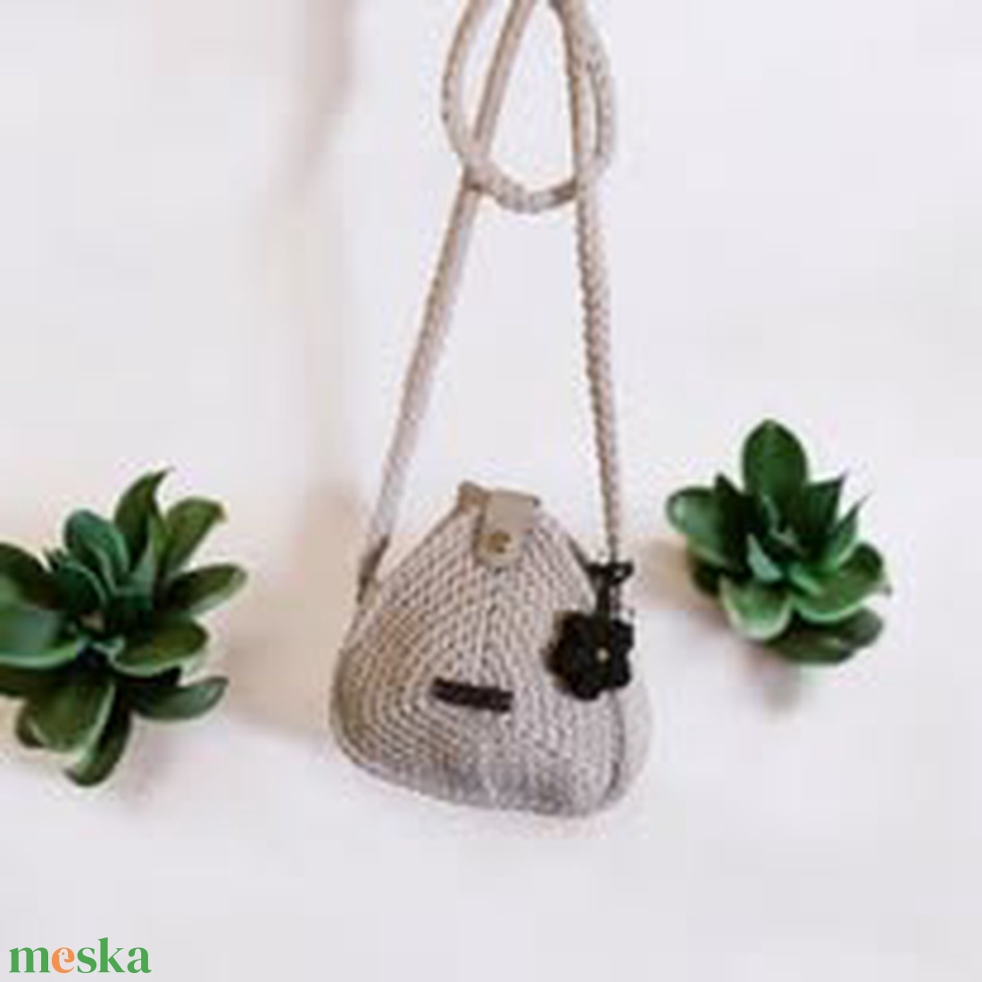 Háromszög crossbody táska - táska & tok - kézitáska & válltáska - vállon átvethető táska - Meska.hu Háromszög crossbody táska - táska & tok - kézitáska & válltáska - vállon átvethető táska - Meska.hu