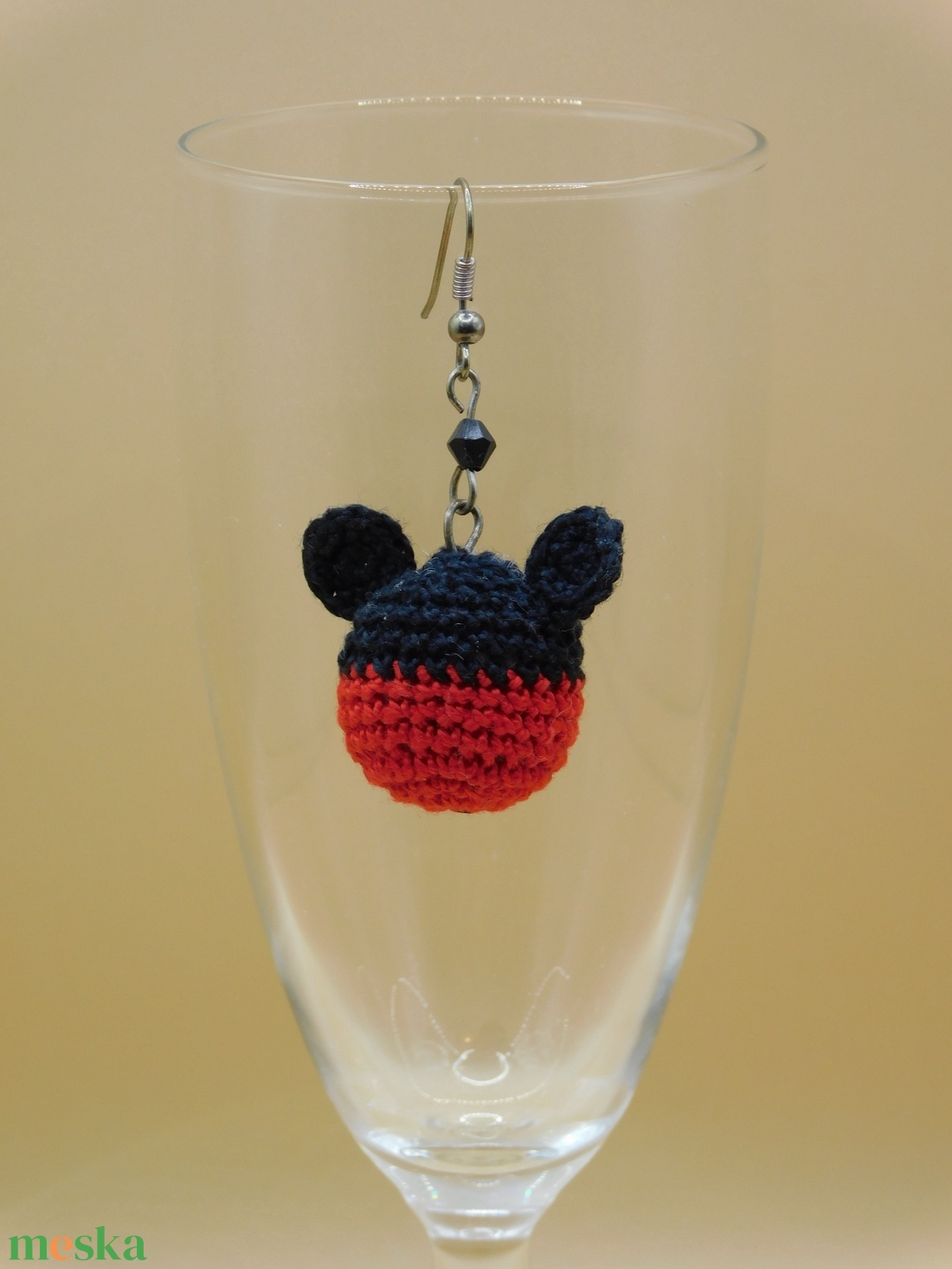horgolt Mickey egér fülbevaló - ékszer - fülbevaló - fülékszer - Meska.hu