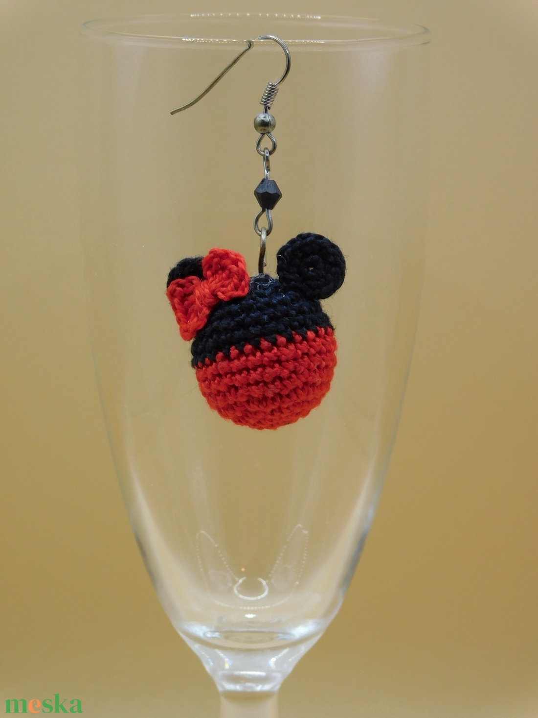 horgolt Mickey egér fülbevaló - ékszer - fülbevaló - fülékszer - Meska.hu