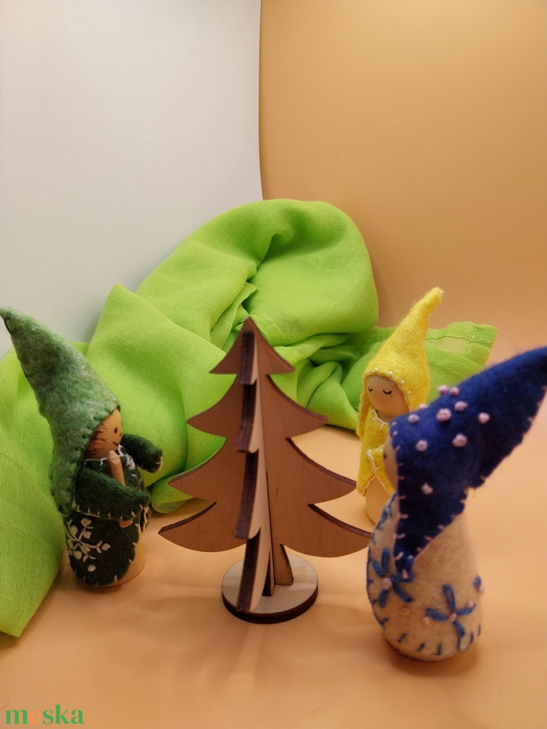 Karácsony az erdőben  - Erdő Manó Trió - waldorf inspiráció  - játék & sport - készségfejlesztő és logikai játék - montessori szivárvány, waldorf játékok - Meska.hu