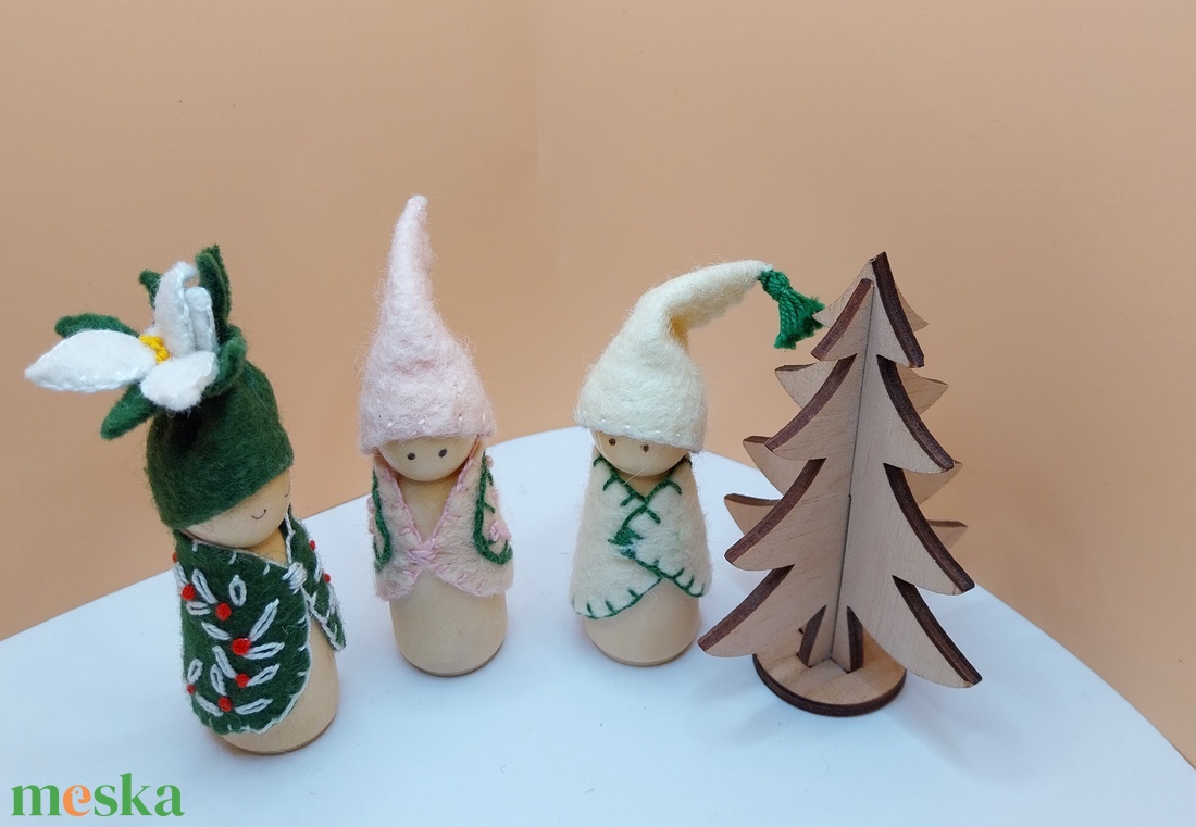 Karácsony az erdőben  - Erdő Manó Trió - waldorf inspiráció  - játék & sport - készségfejlesztő és logikai játék - montessori szivárvány, waldorf játékok - Meska.hu