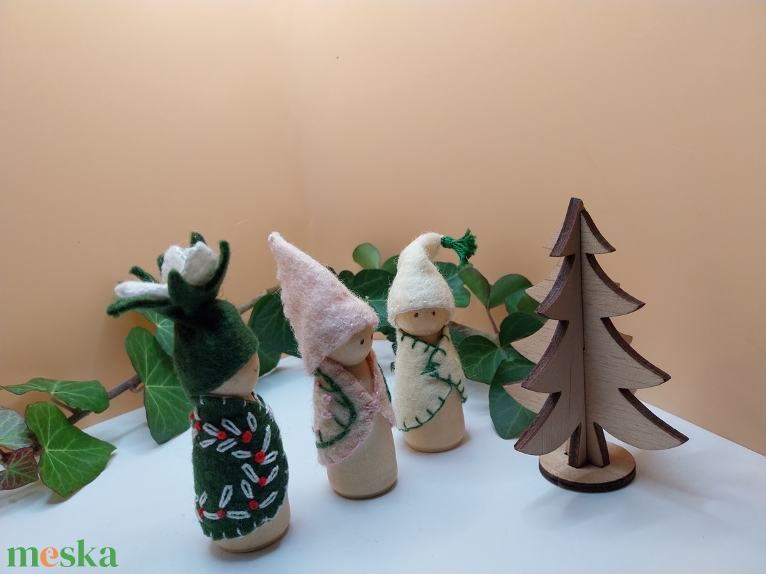 Karácsony az erdőben  - Erdő Manó Trió - waldorf inspiráció  - játék & sport - készségfejlesztő és logikai játék - montessori szivárvány, waldorf játékok - Meska.hu