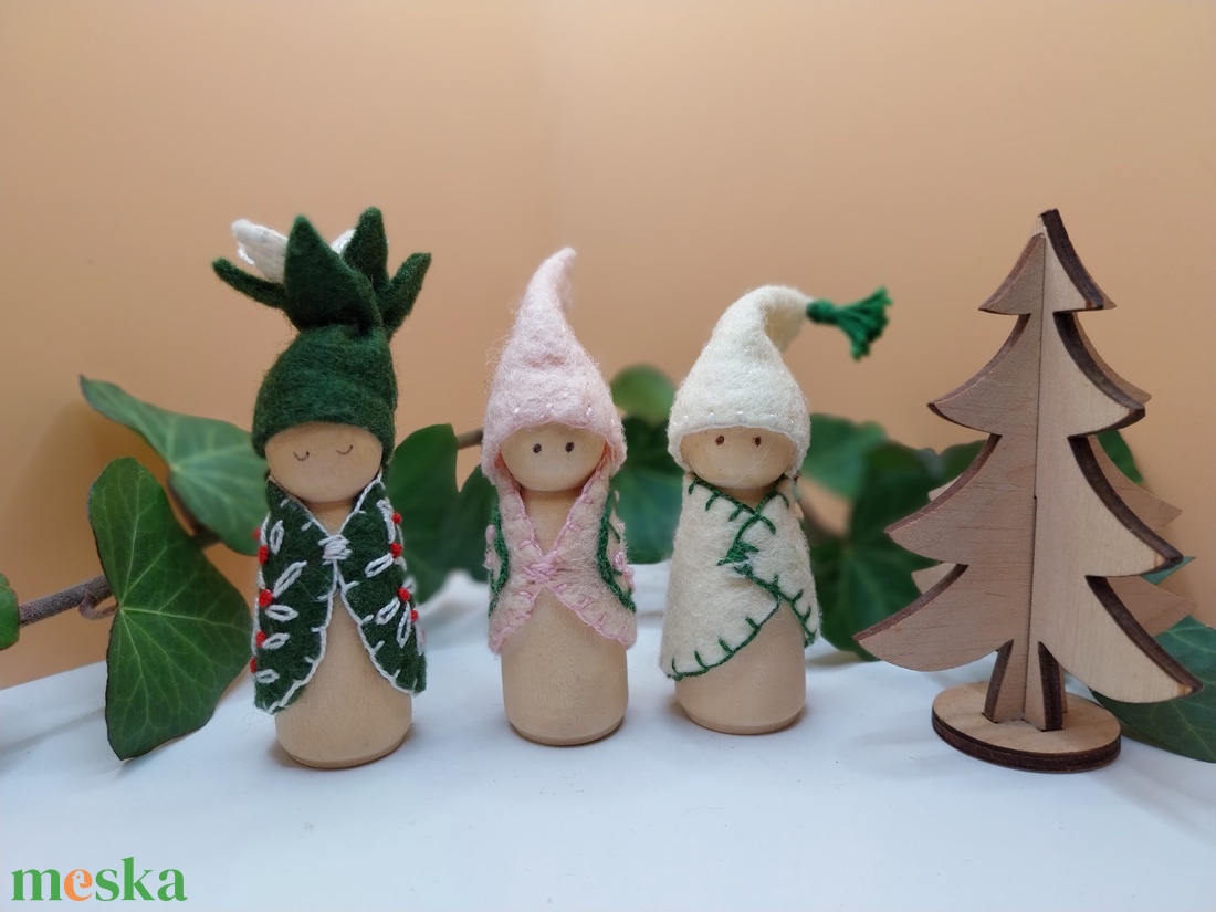 Karácsony az erdőben  - Erdő Manó Trió - waldorf inspiráció  - játék & sport - készségfejlesztő és logikai játék - montessori szivárvány, waldorf játékok - Meska.hu