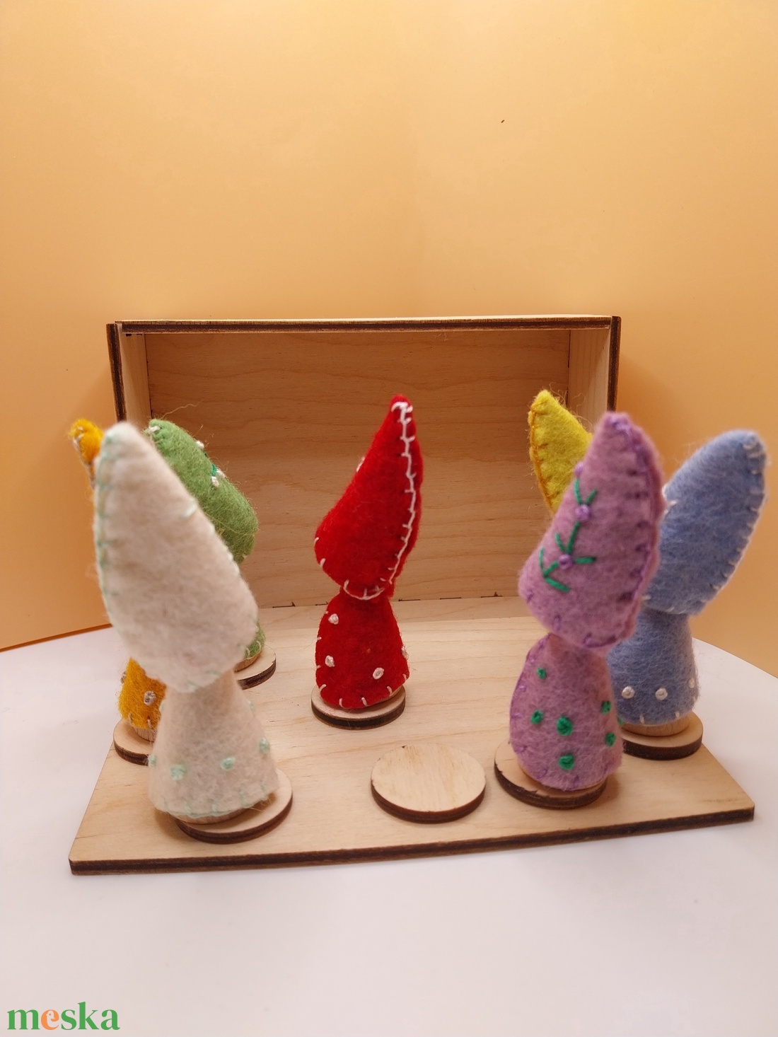 Hét napjai waldorf törpék dobozkában - játék & sport - készségfejlesztő és logikai játék - montessori szivárvány, waldorf játékok - Meska.hu