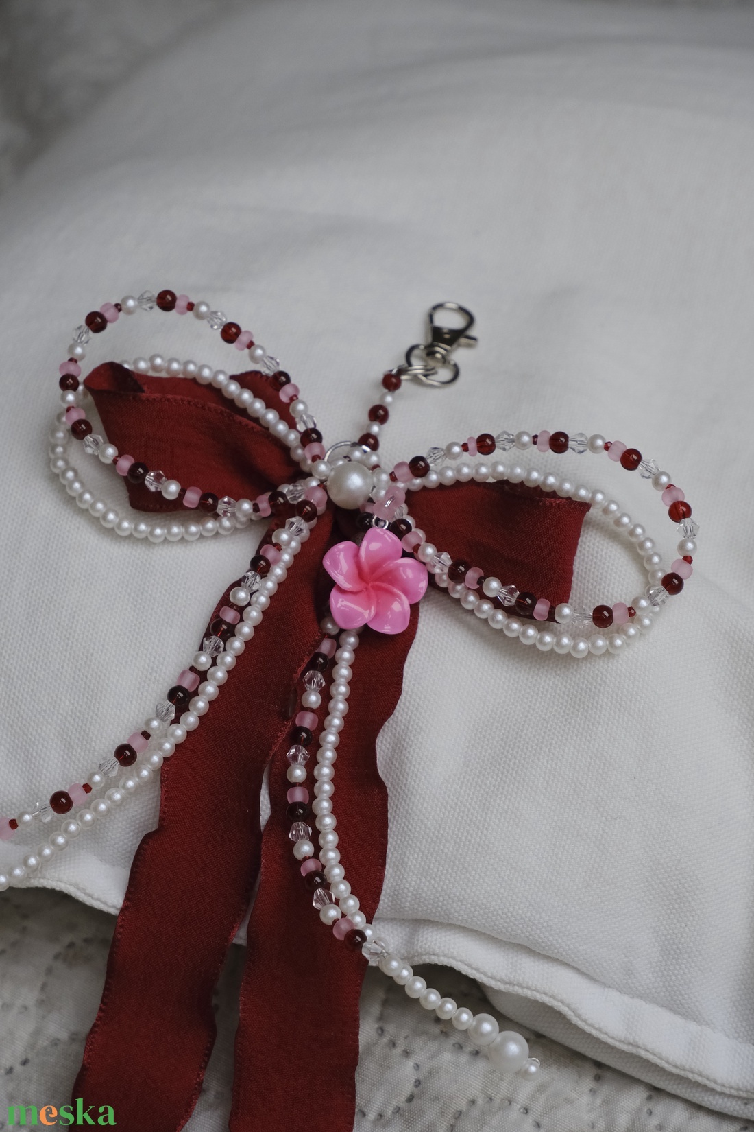 Táska charm vagy kulcstartó burgundi színben - táska & tok - kulcstartó & táskadísz - táskaakasztó - Meska.hu