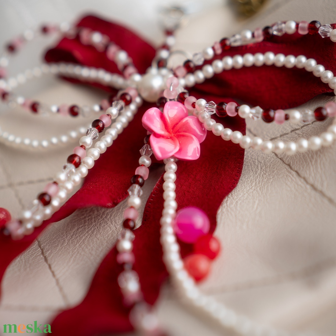 Táska charm vagy kulcstartó burgundi színben - táska & tok - kulcstartó & táskadísz - táskaakasztó - Meska.hu