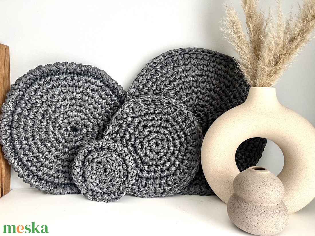 Konyhai horgolt alátétek - otthon & életmód - konyhafelszerelés, tálalás - tálalás - tányér- és poháralátét - Meska.hu