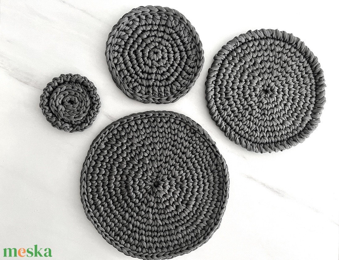 Konyhai horgolt alátétek - otthon & életmód - konyhafelszerelés, tálalás - tálalás - tányér- és poháralátét - Meska.hu