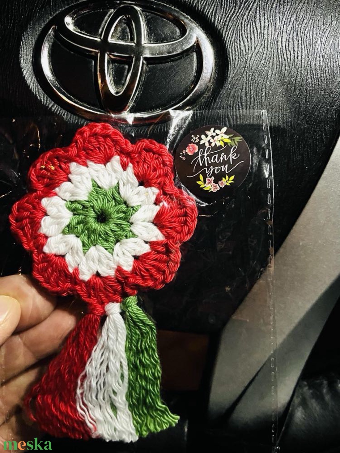 Horgolt virág kokárda - ékszer - kitűző és bross - kitűző - Meska.hu