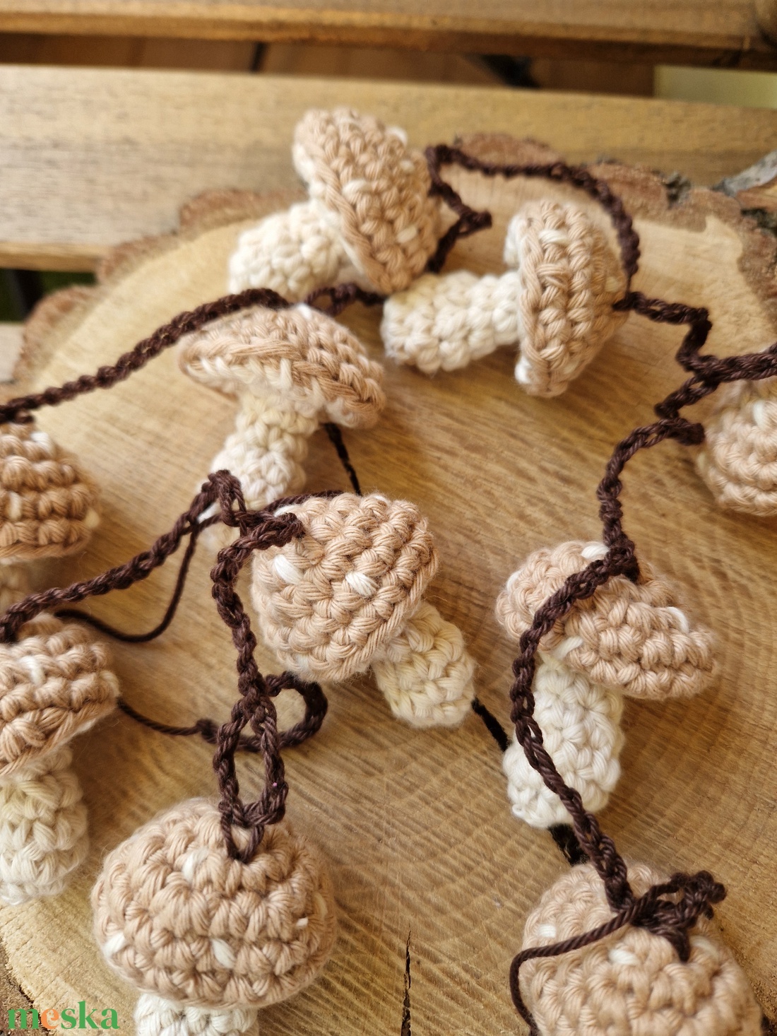 Horgolt gombás füzér - otthon & életmód - dekoráció - fali és függő dekoráció - girland, zászlófűzér - Meska.hu
