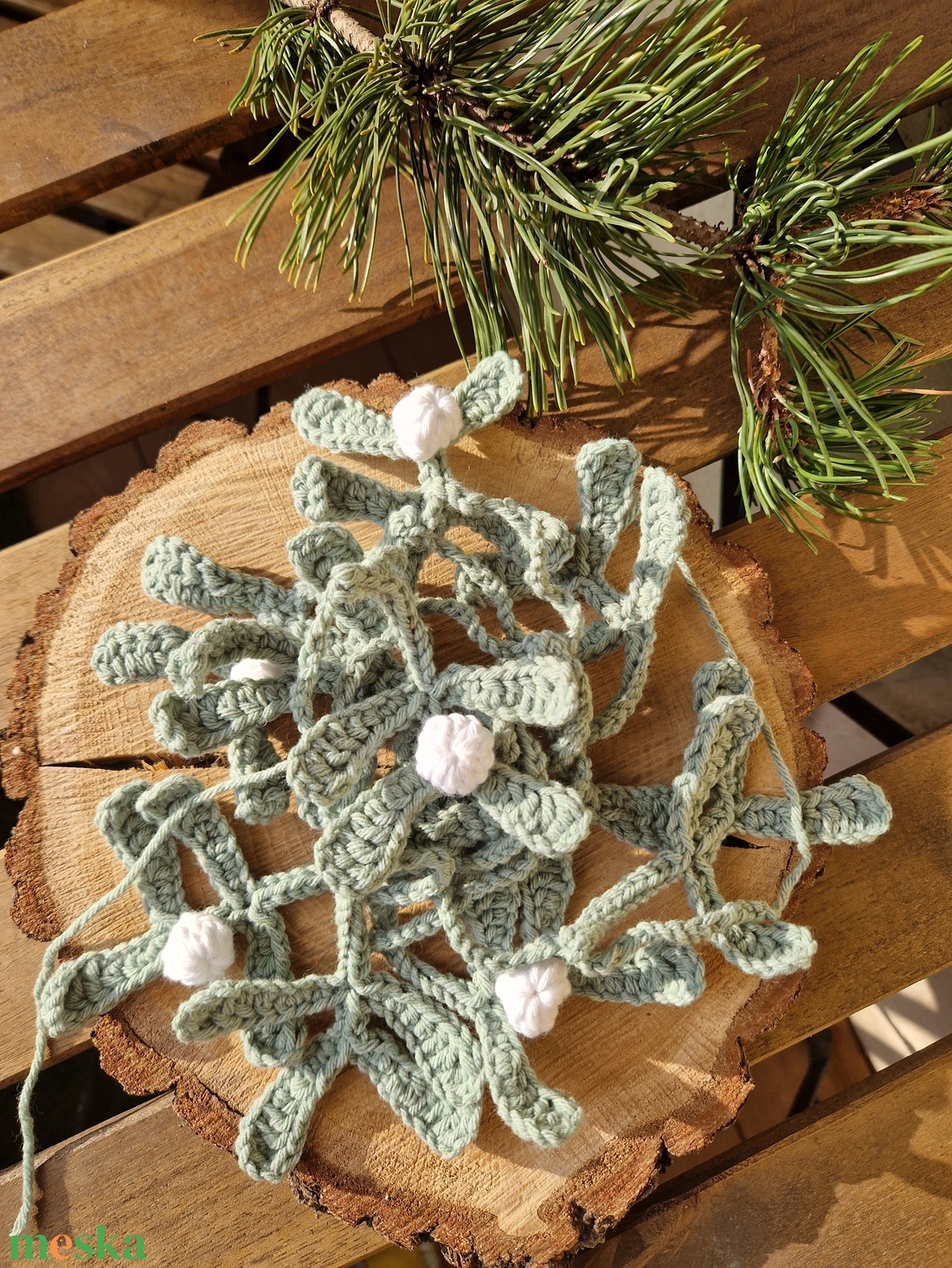 Horgolt fagyöngy füzér - otthon & életmód - dekoráció - fali és függő dekoráció - girland, zászlófűzér - Meska.hu