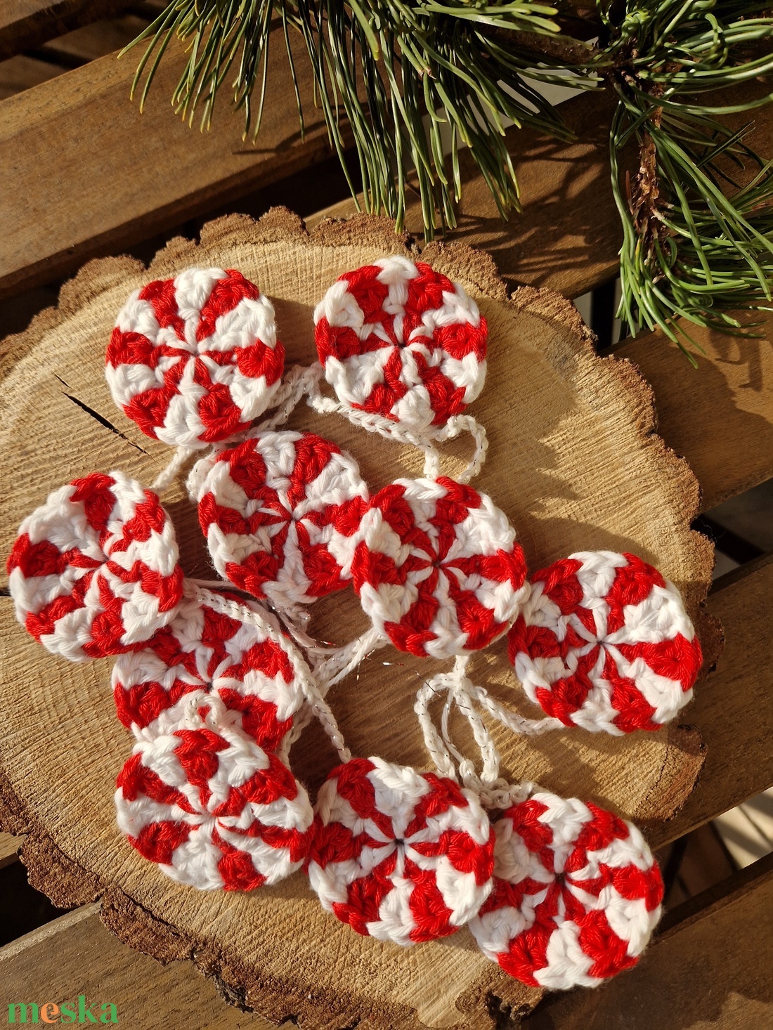 Horgolt mentolos cukorka füzér - otthon & életmód - dekoráció - fali és függő dekoráció - girland, zászlófűzér - Meska.hu