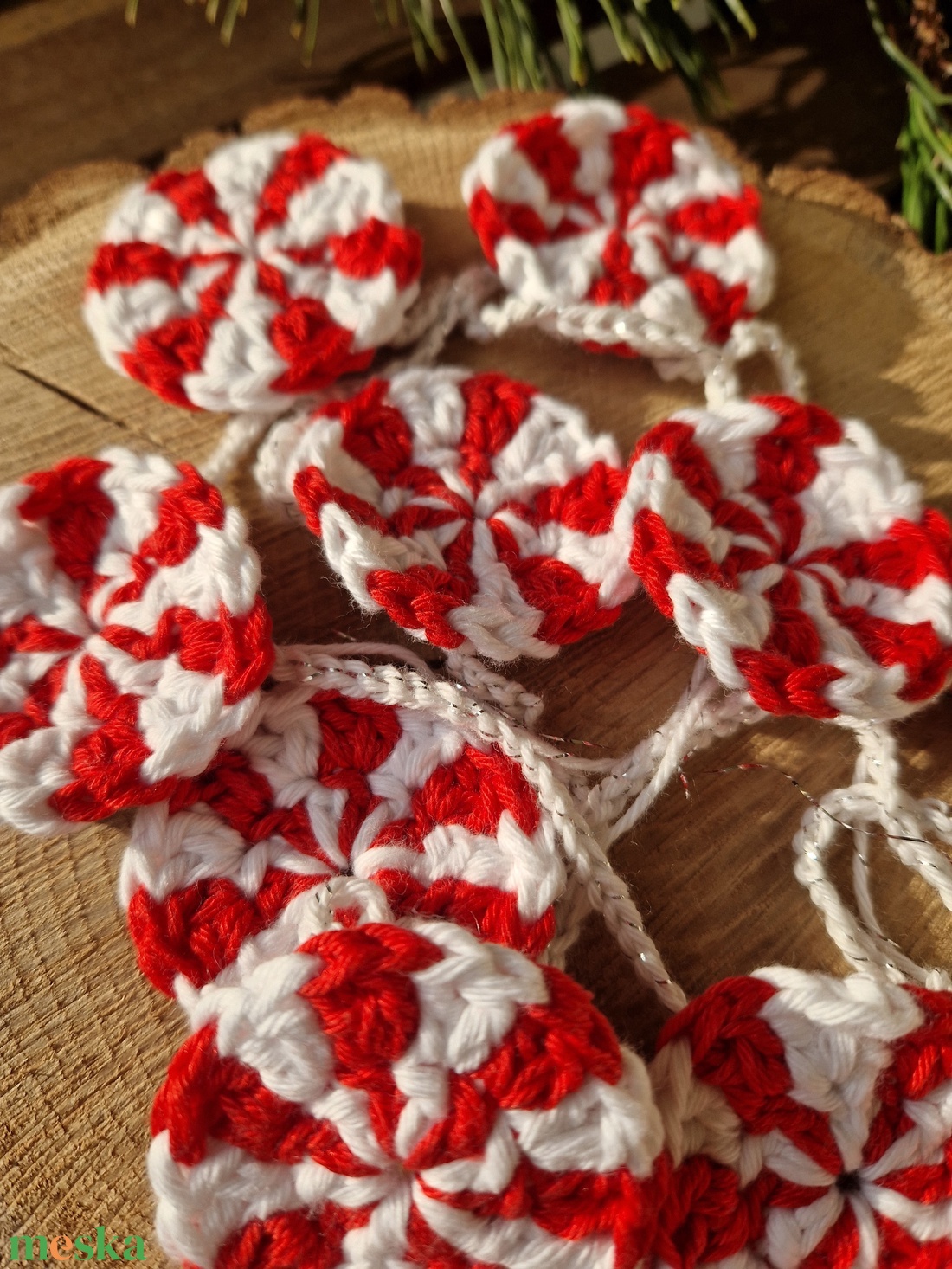 Horgolt mentolos cukorka füzér - otthon & életmód - dekoráció - fali és függő dekoráció - girland, zászlófűzér - Meska.hu