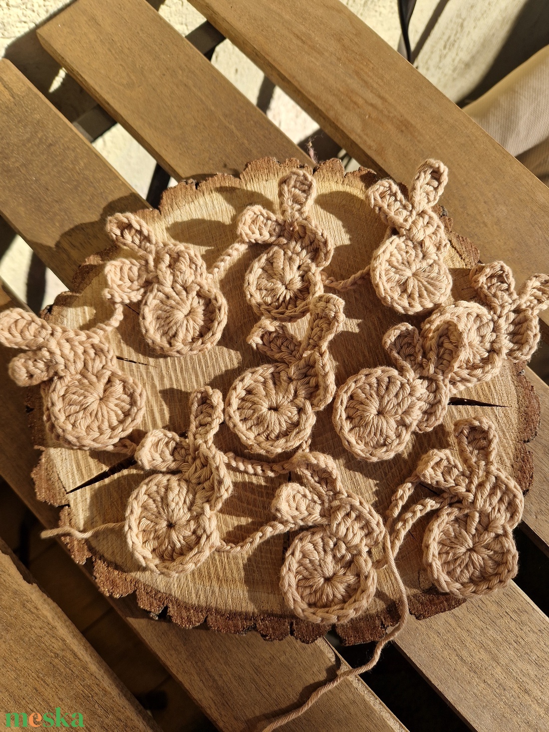 Horgolt nyuszis füzér - ünnepi díszek, dekorációk - húsvéti díszek és dekorációk - húsvéti ablakdíszek - Meska.hu