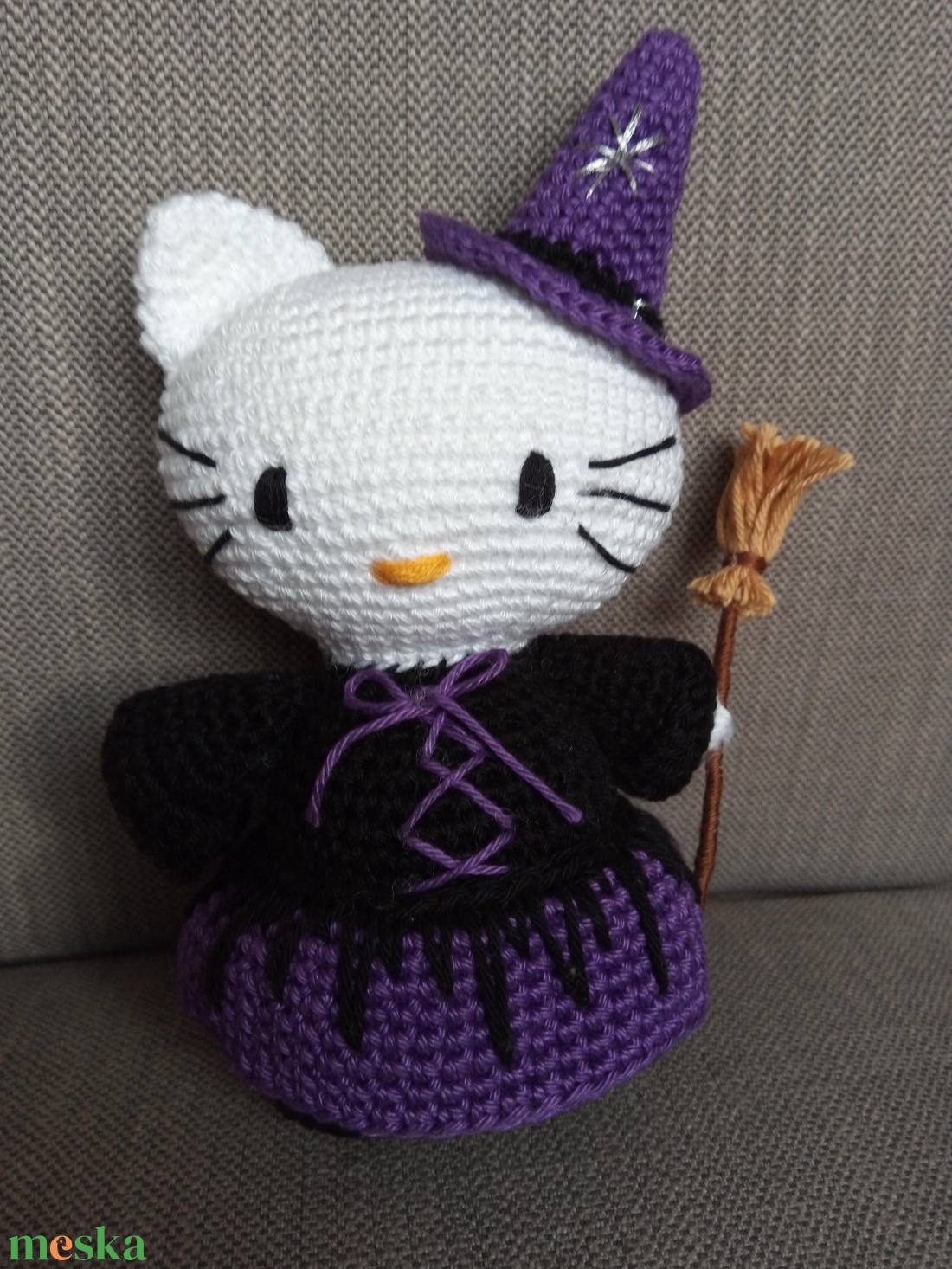 Helló Kitty Boszi - otthon & életmód - dekoráció - halloween - halloweeni figurák - Meska.hu Helló Kitty Boszi - otthon & életmód - dekoráció - halloween - halloweeni figurák - Meska.hu