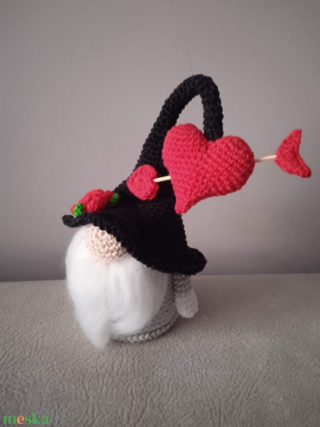 Valentin Manó Szívvel és Nyillal - játék & sport - plüssállat & játékfigura - manó - Meska.hu